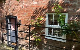 The Gardener'S Cottage